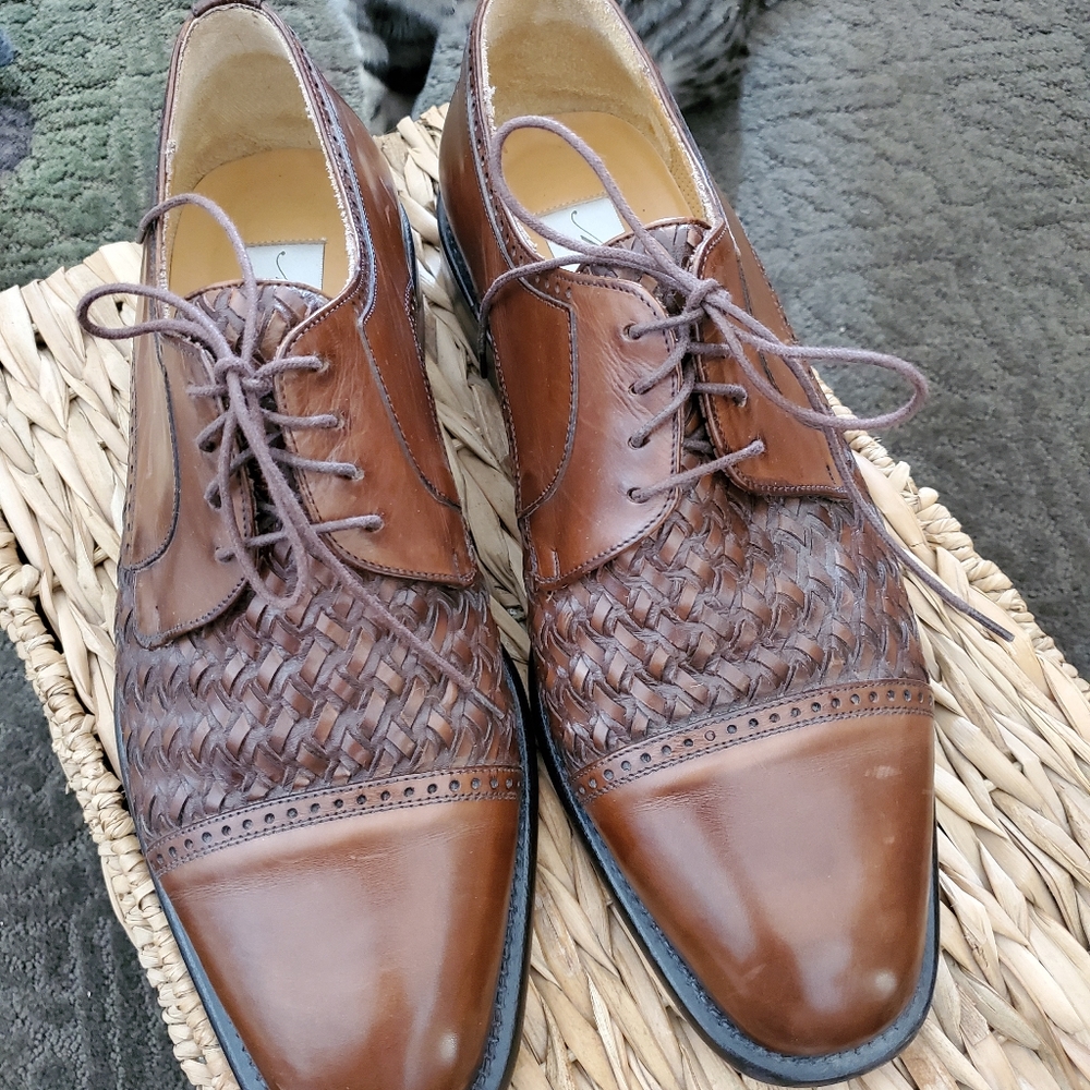 Men's dress shoes